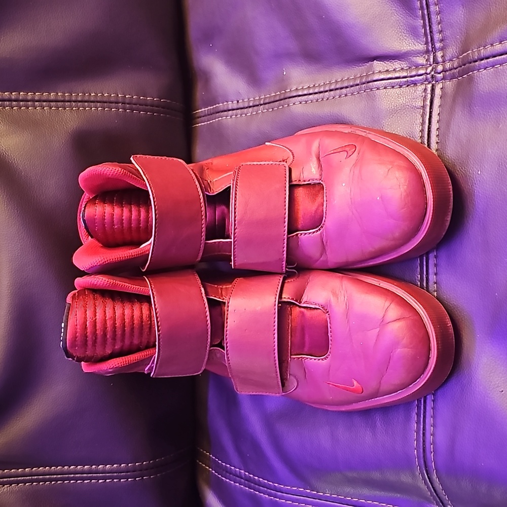 Men's Burgandy Size 12 Nike Flystepper Shoes
